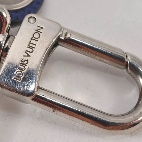 Auth Louis Vuitton Taiga Rama Porte Cles Neo LV Clue Bag Charm blue initials MH - Picture 8 of 13